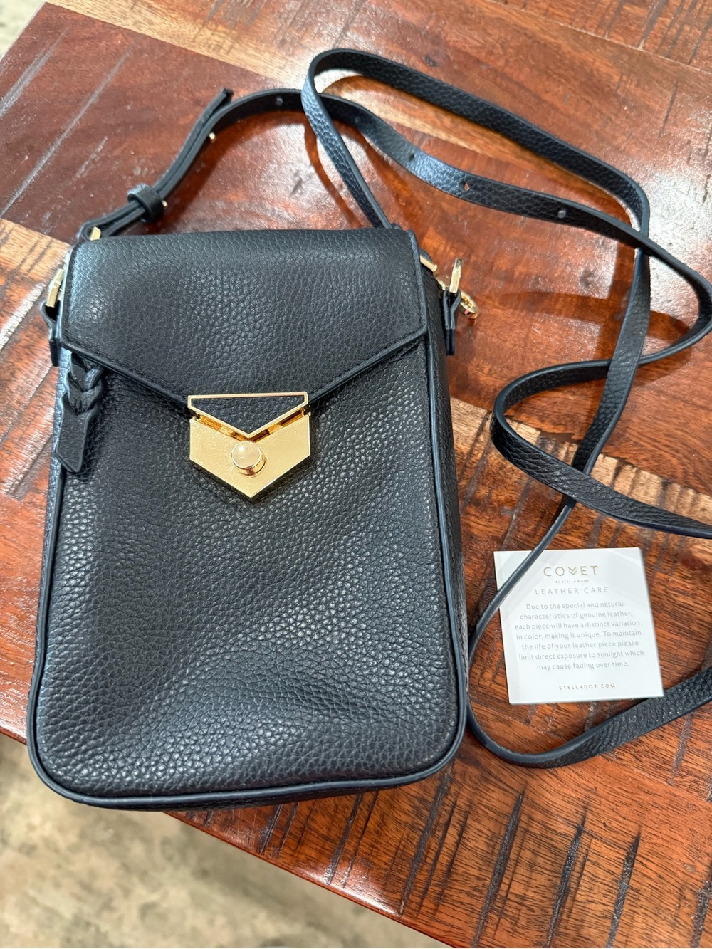 Stella & Dot Covet Pebbled Leather Crossbody EUC